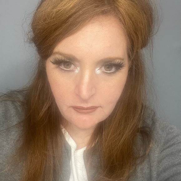 Meet your Posher, Beth - Picture 3 of 4